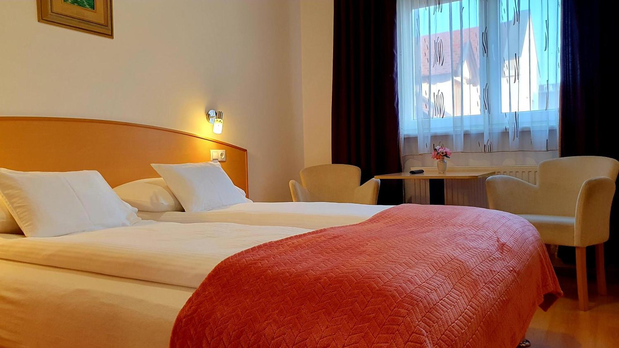 Hotel Eva Panzio Sárvár Exteriér fotografie