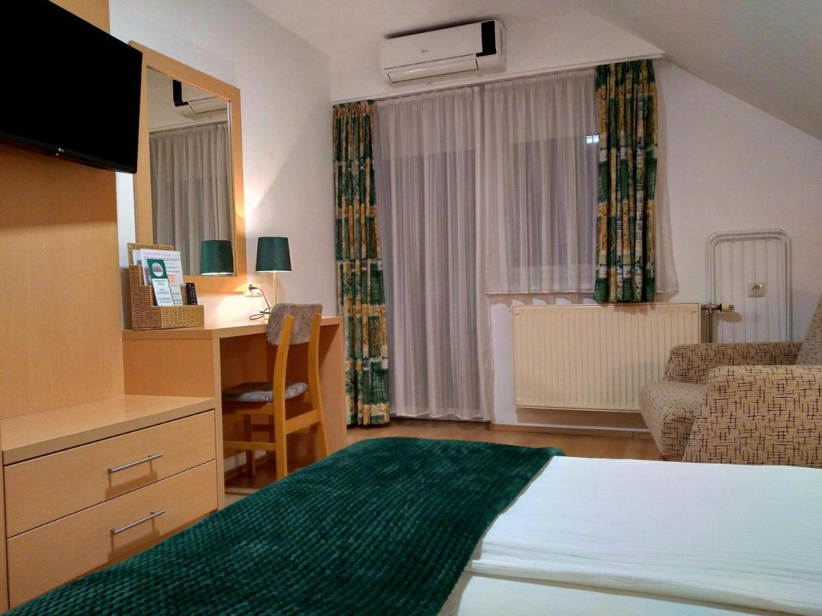 Hotel Eva Panzio Sárvár Exteriér fotografie