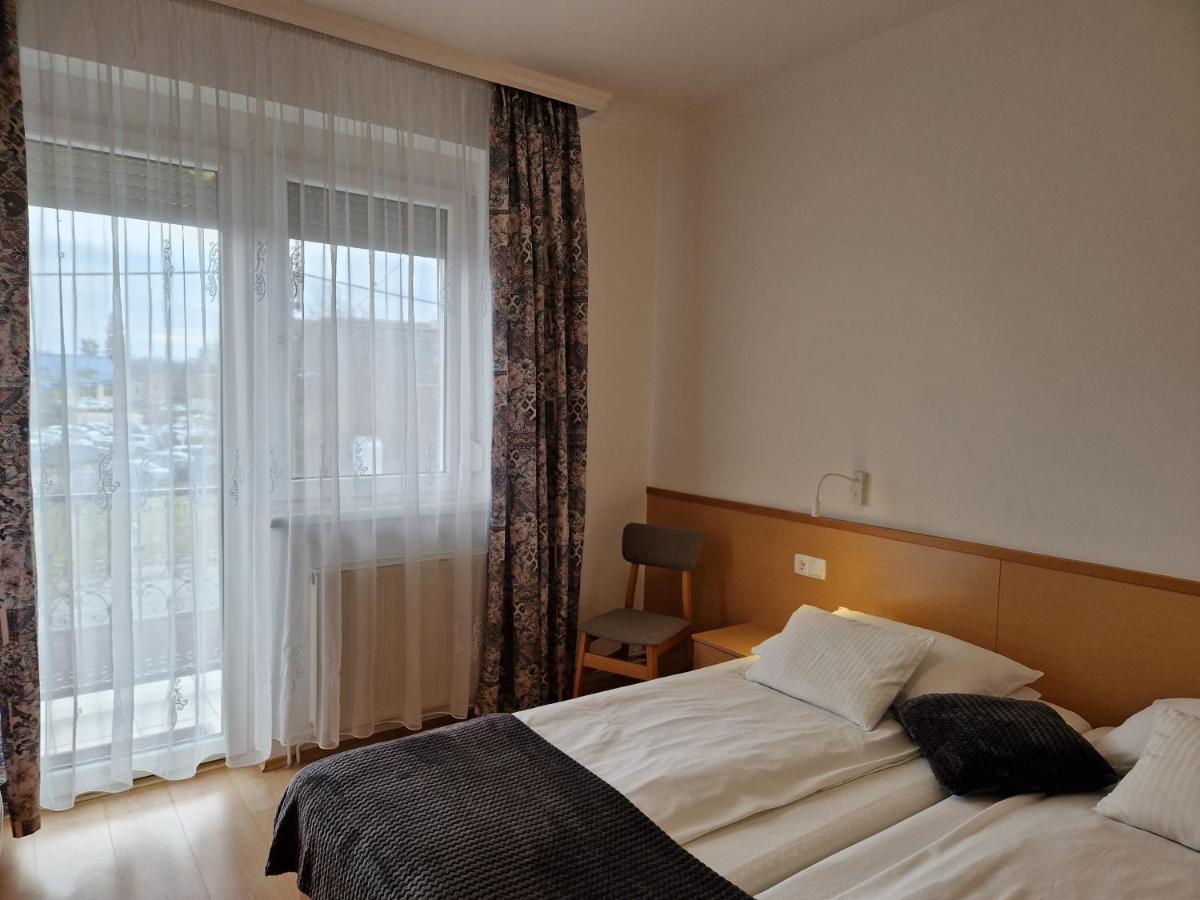 Hotel Eva Panzio Sárvár Exteriér fotografie