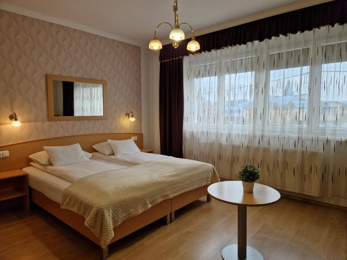 Hotel Eva Panzio Sárvár Exteriér fotografie